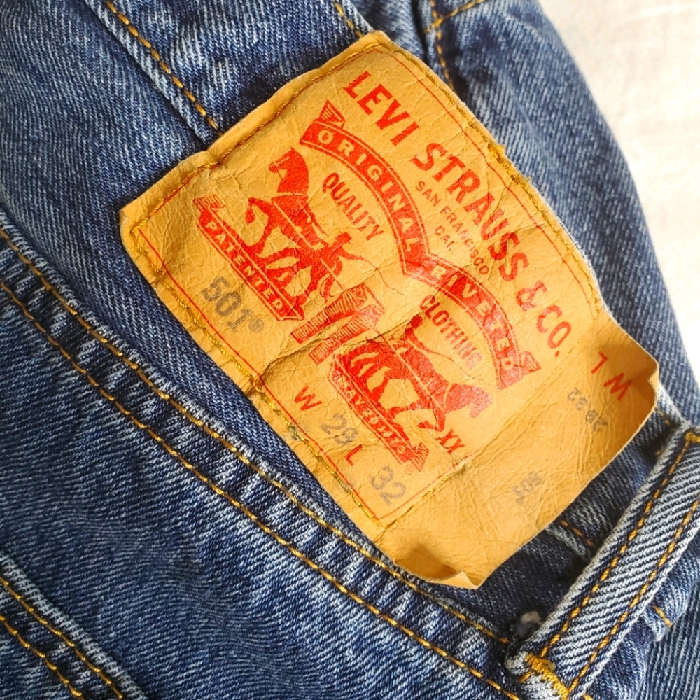 RARE FIND!! Vintage Levi 501